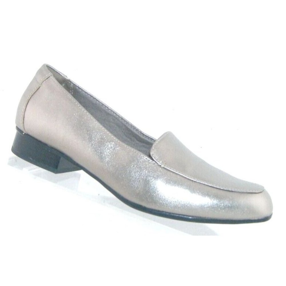 Clarks Collection Juliet Lora gold leather square toe slip on loafers 8.5M